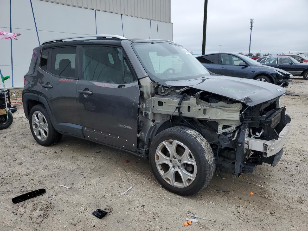 2017 Jeep Renegade - Image 4