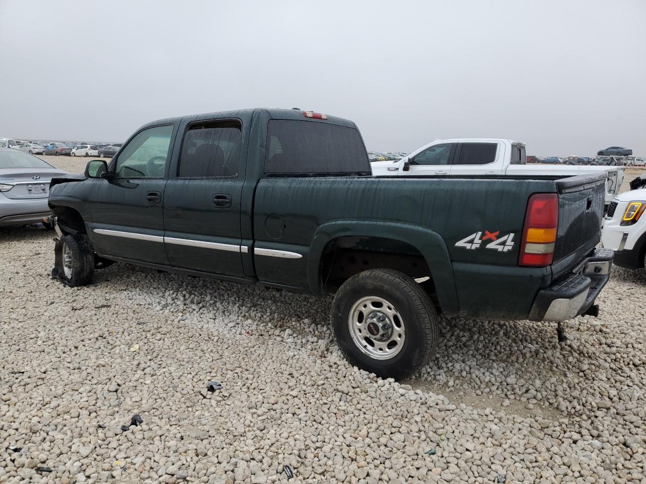 2002 GMC Sierra - Image 2