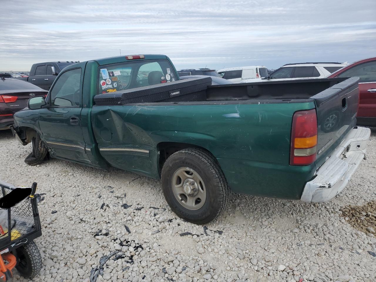 2000 Chevrolet Silverado - Image 2