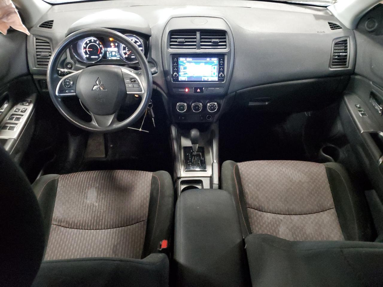 2018 Mitsubishi Outlander - Image 8
