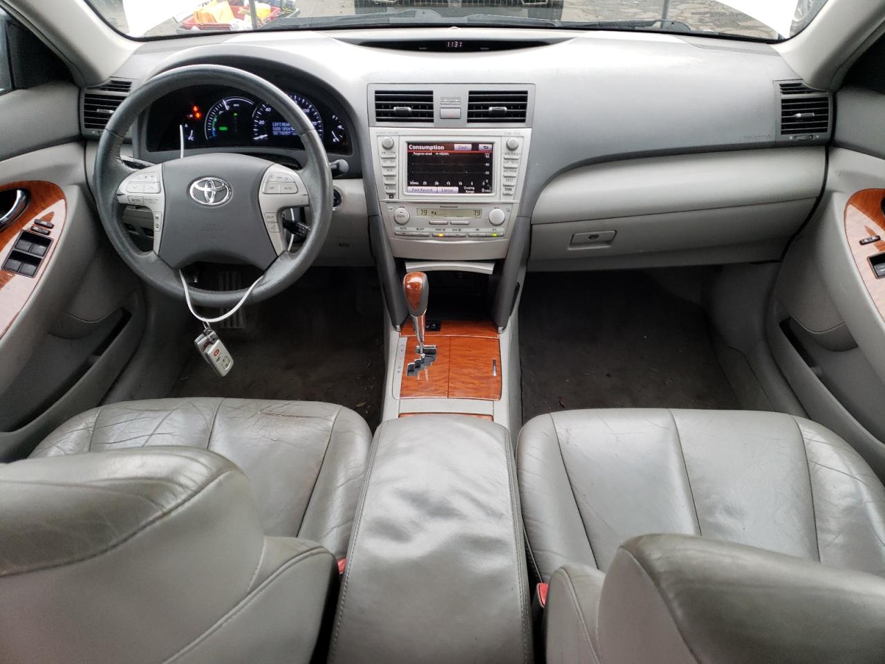 2010 Toyota Camry - Image 8