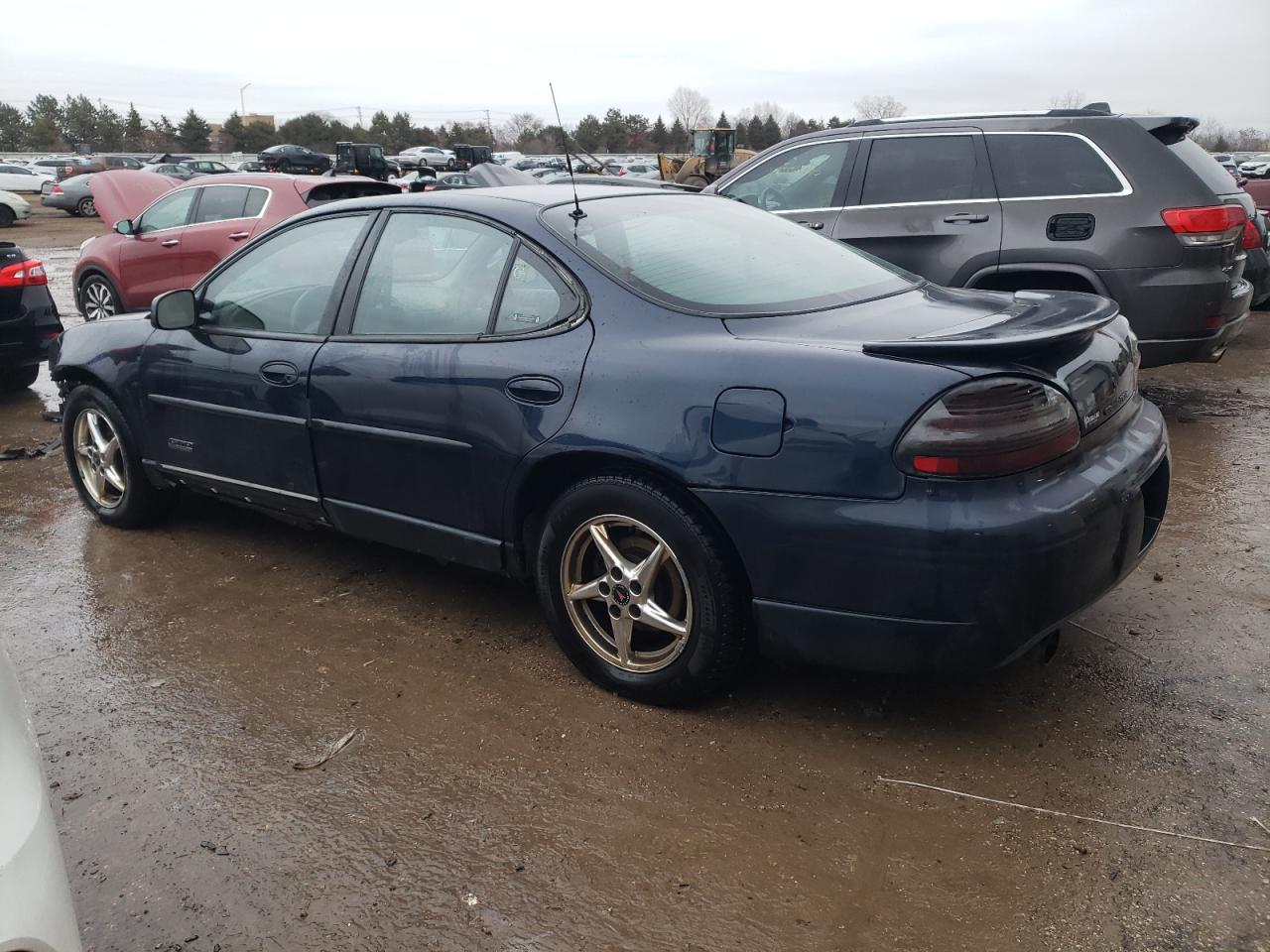 2002 Pontiac Grand Prix - Image 2
