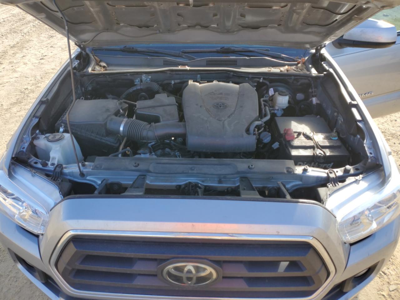 2020 Toyota Tacoma - Image 11
