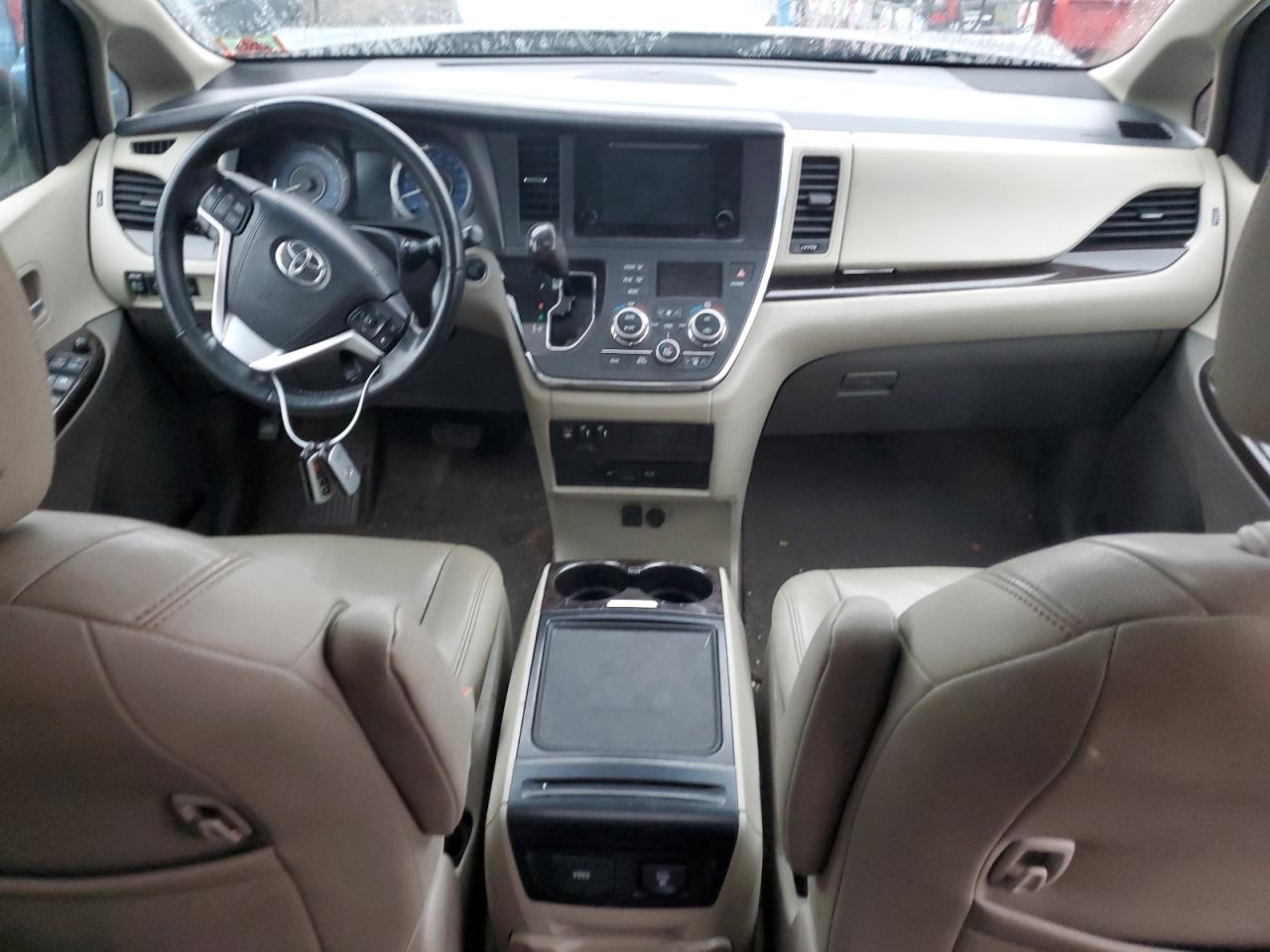 2015 Toyota Sienna - Image 8