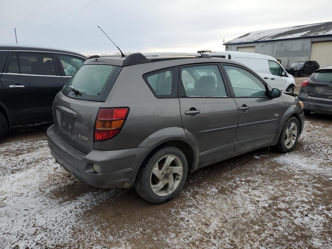 2005 Pontiac Vibe - Image 3