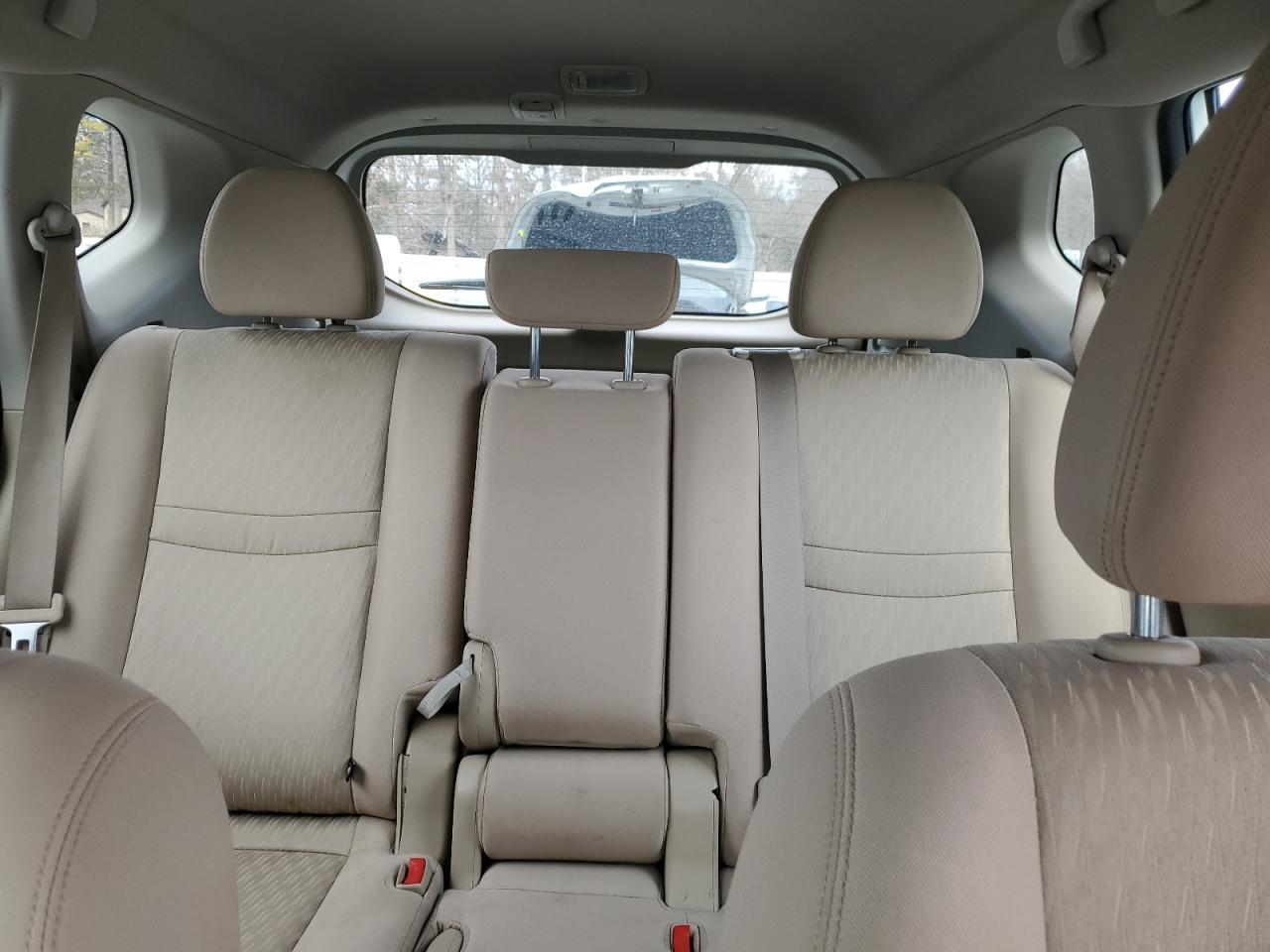 KNMAT2MT8HP565451 NISSAN ROGUE 2017