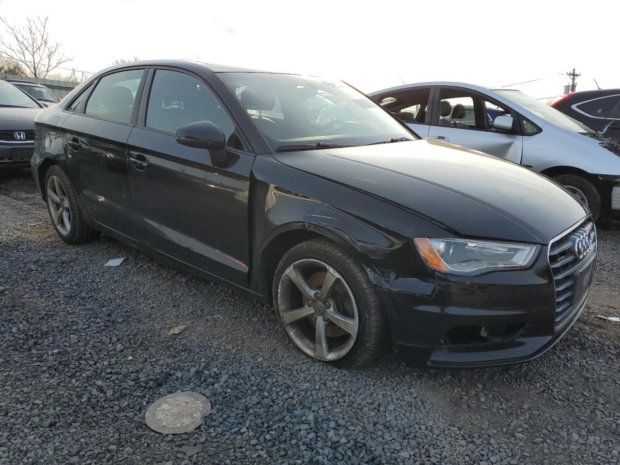 VIN WAUBFGFF4F1052033 2015 AUDI A3 no.4