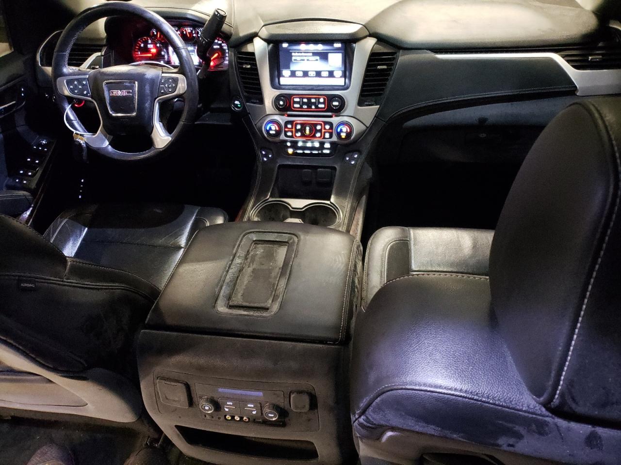 2015 GMC Yukon - Image 8