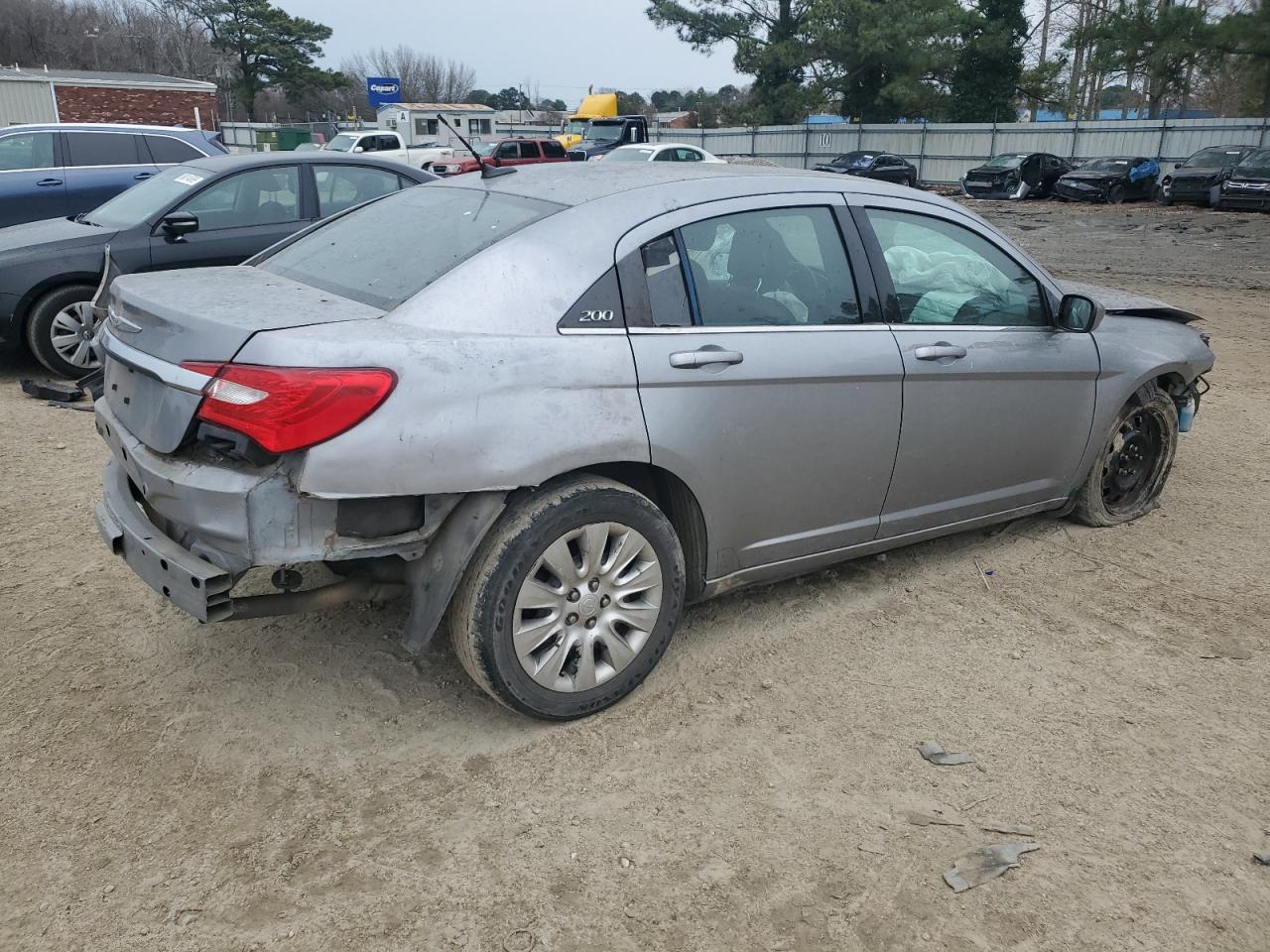 2014 Chrysler 200 - Image 3