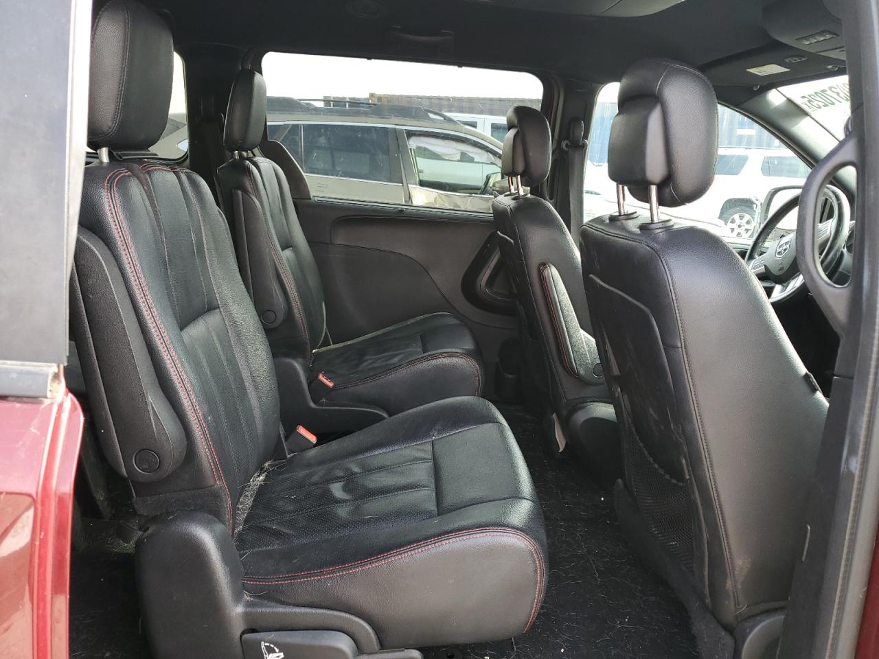 2019 Dodge Caravan - Image 11