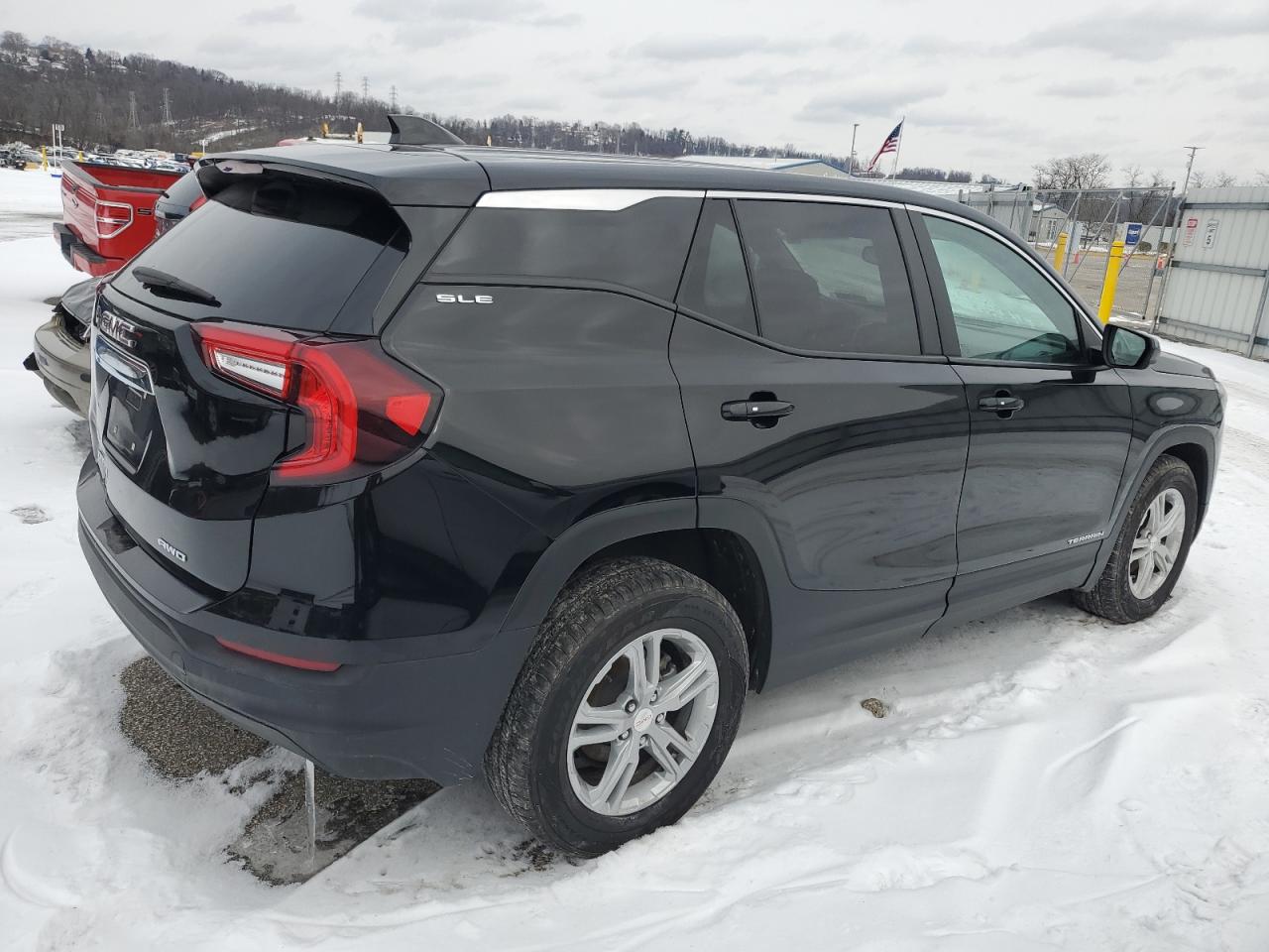 2022 GMC Terrain - Image 3