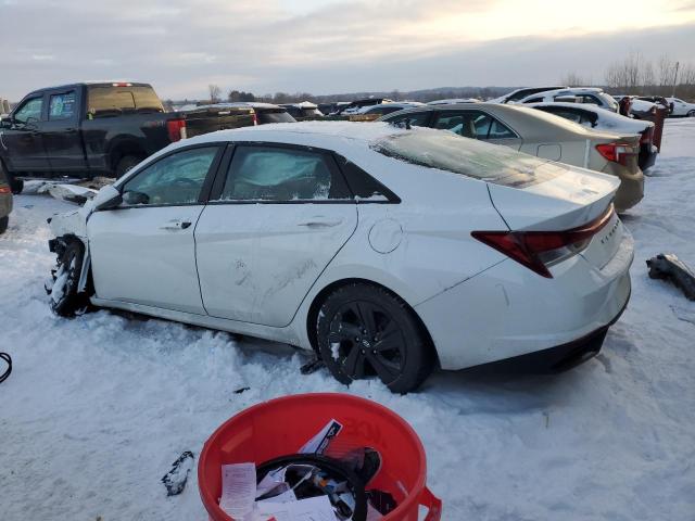  HYUNDAI ELANTRA 2022 Белы