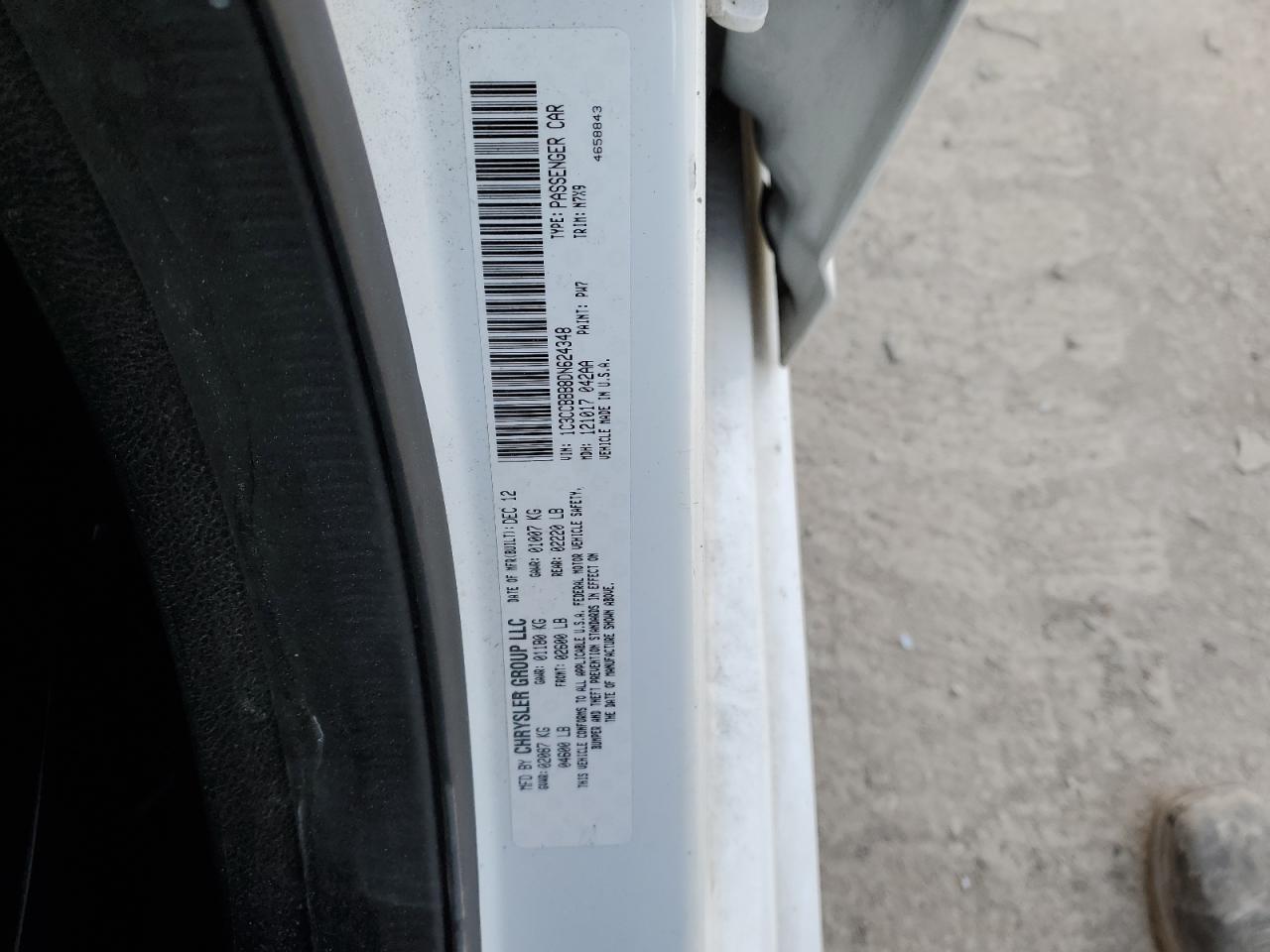 2013 Chrysler 200 - Image 12