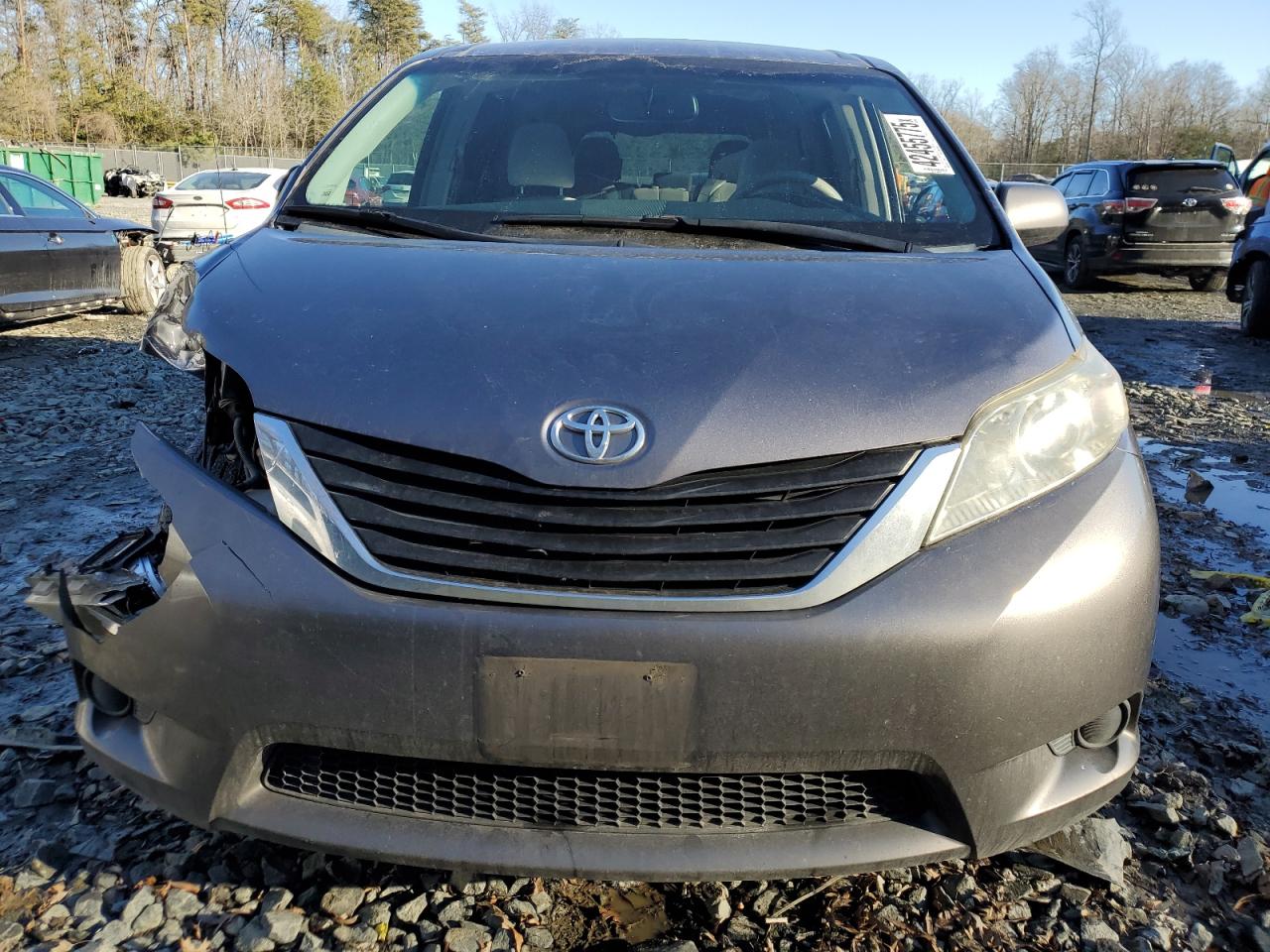 2011 Toyota Sienna - Image 5