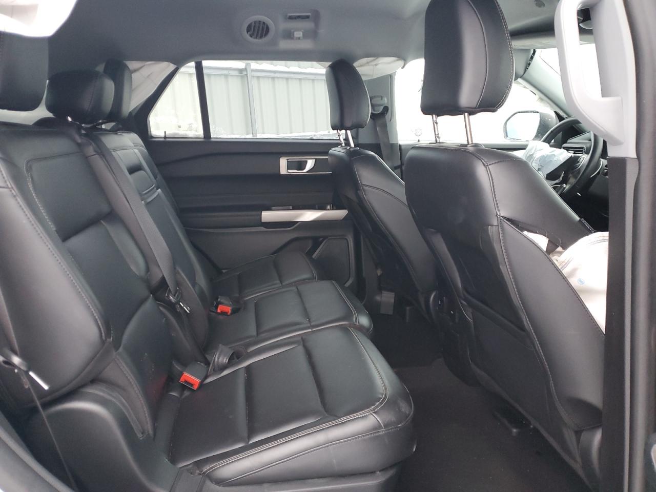 2023 Ford Explorer - Image 11
