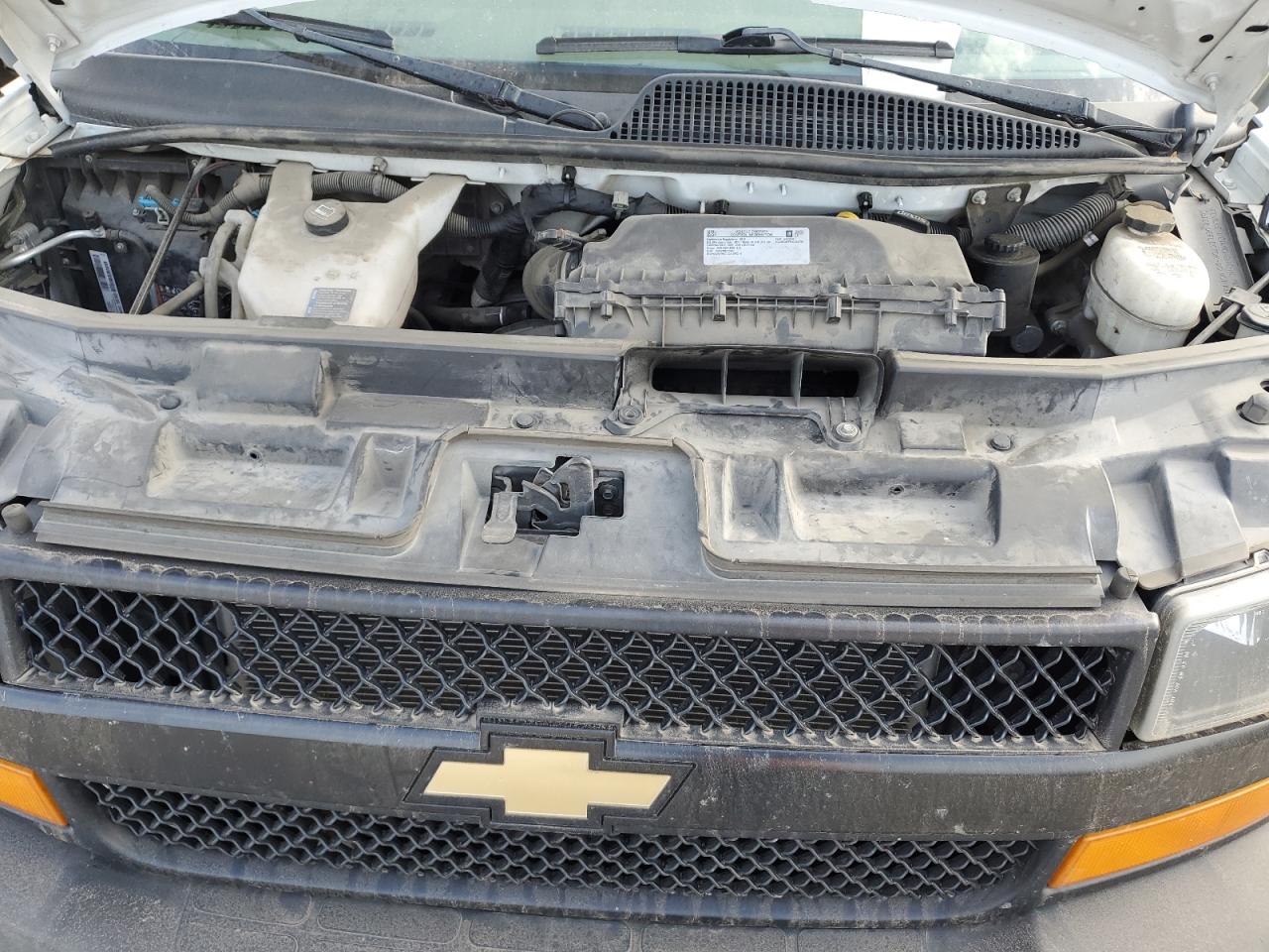 2018 Chevrolet Express - Image 13