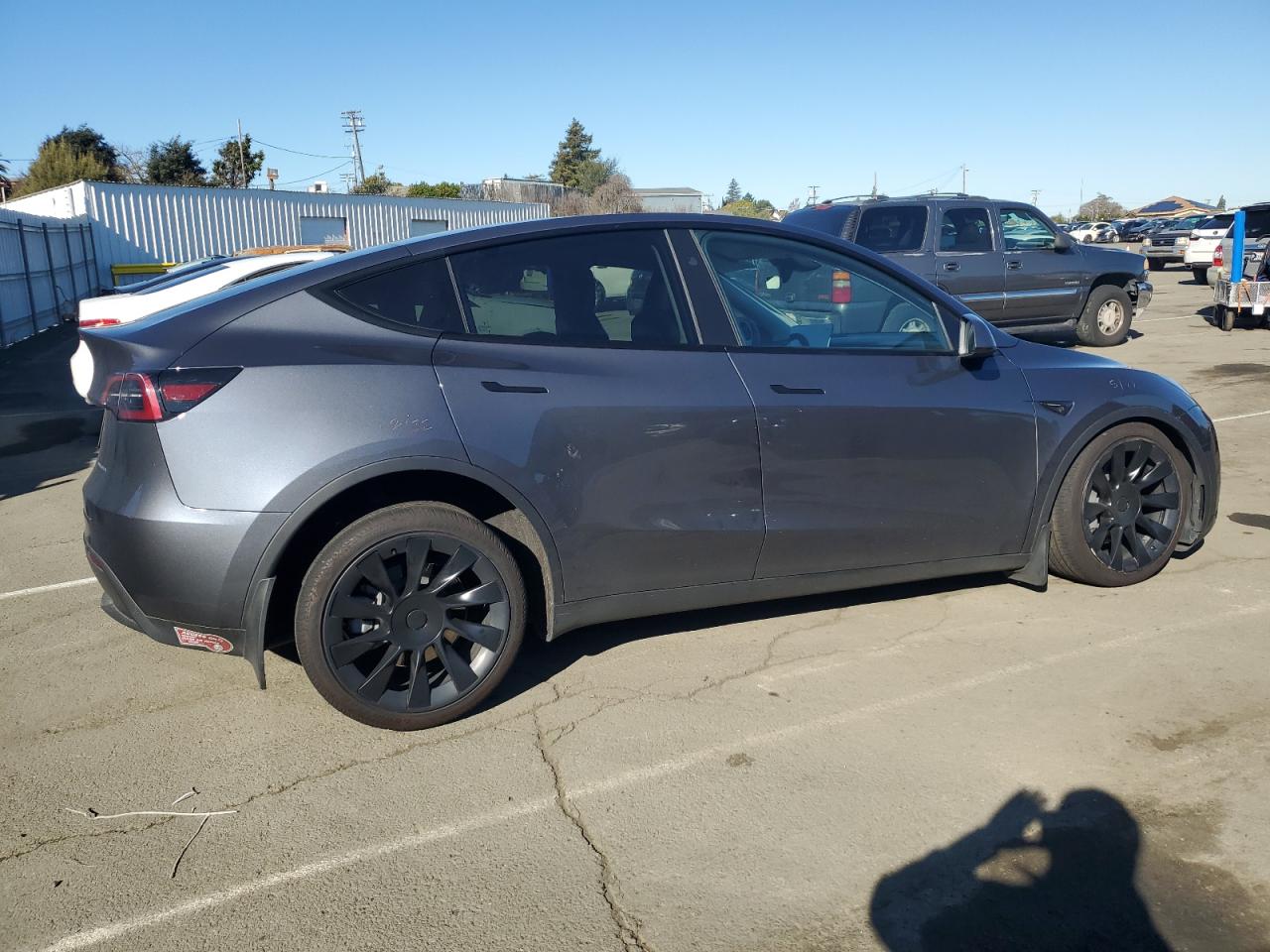 VIN 7SAYGDEE2PF914369 2023 TESLA MODEL Y no.3