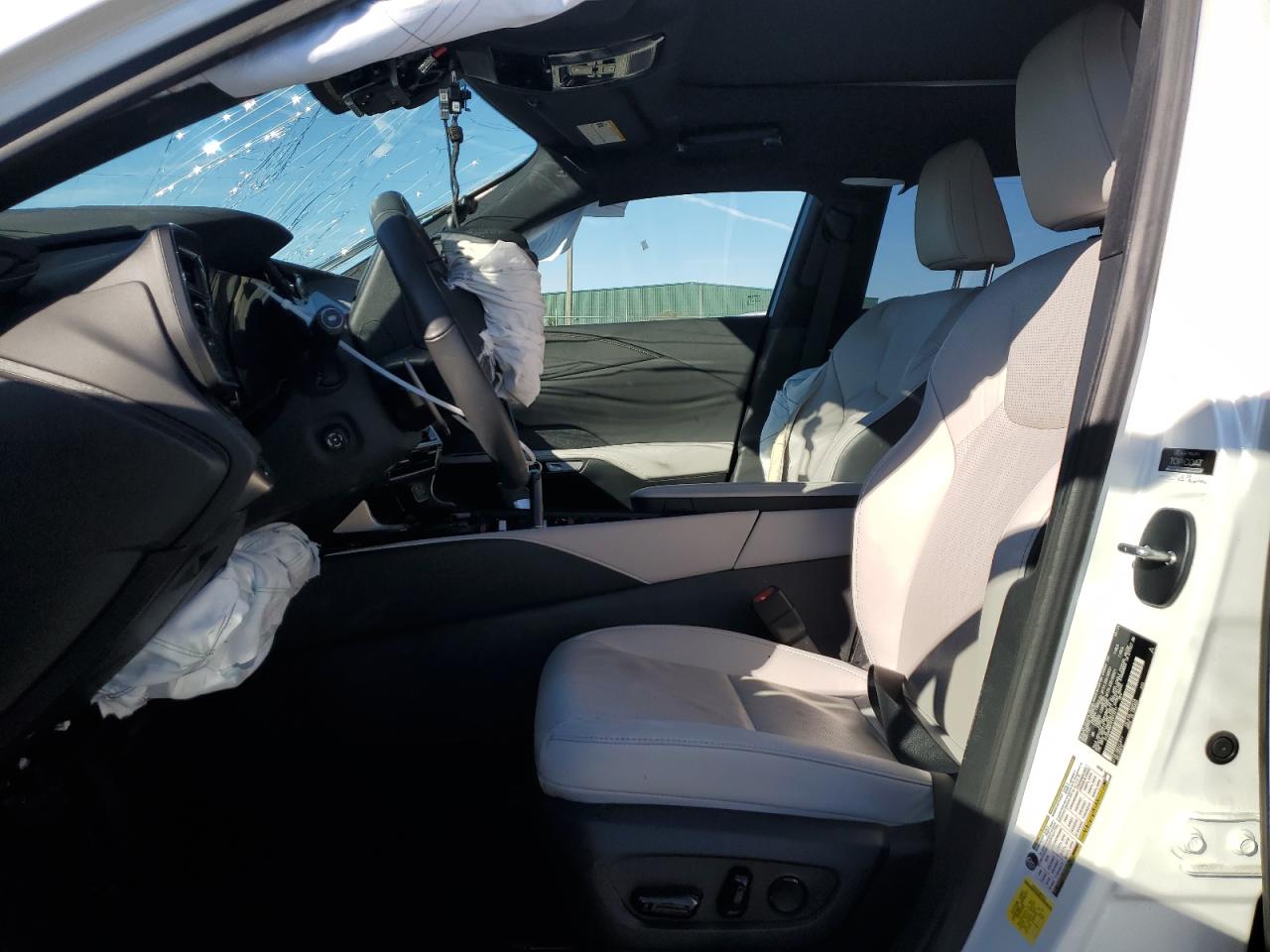 2023 Lexus RX - Image 7