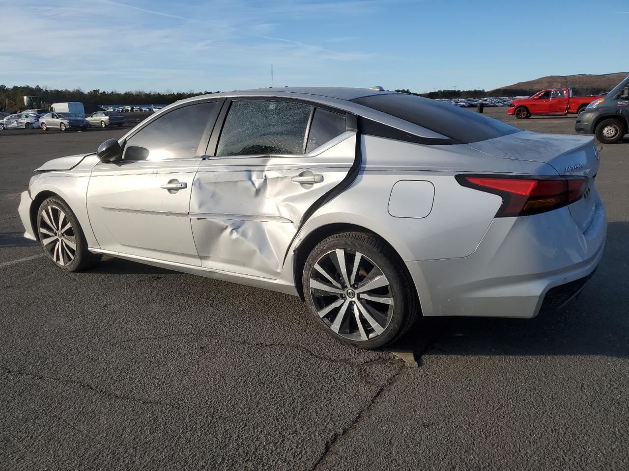 2020 Nissan Altima - Image 2
