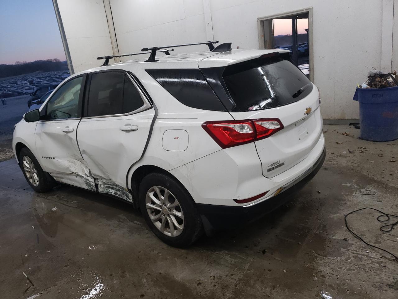 VIN 2GNAXJEV1J6270798 2018 CHEVROLET EQUINOX no.2