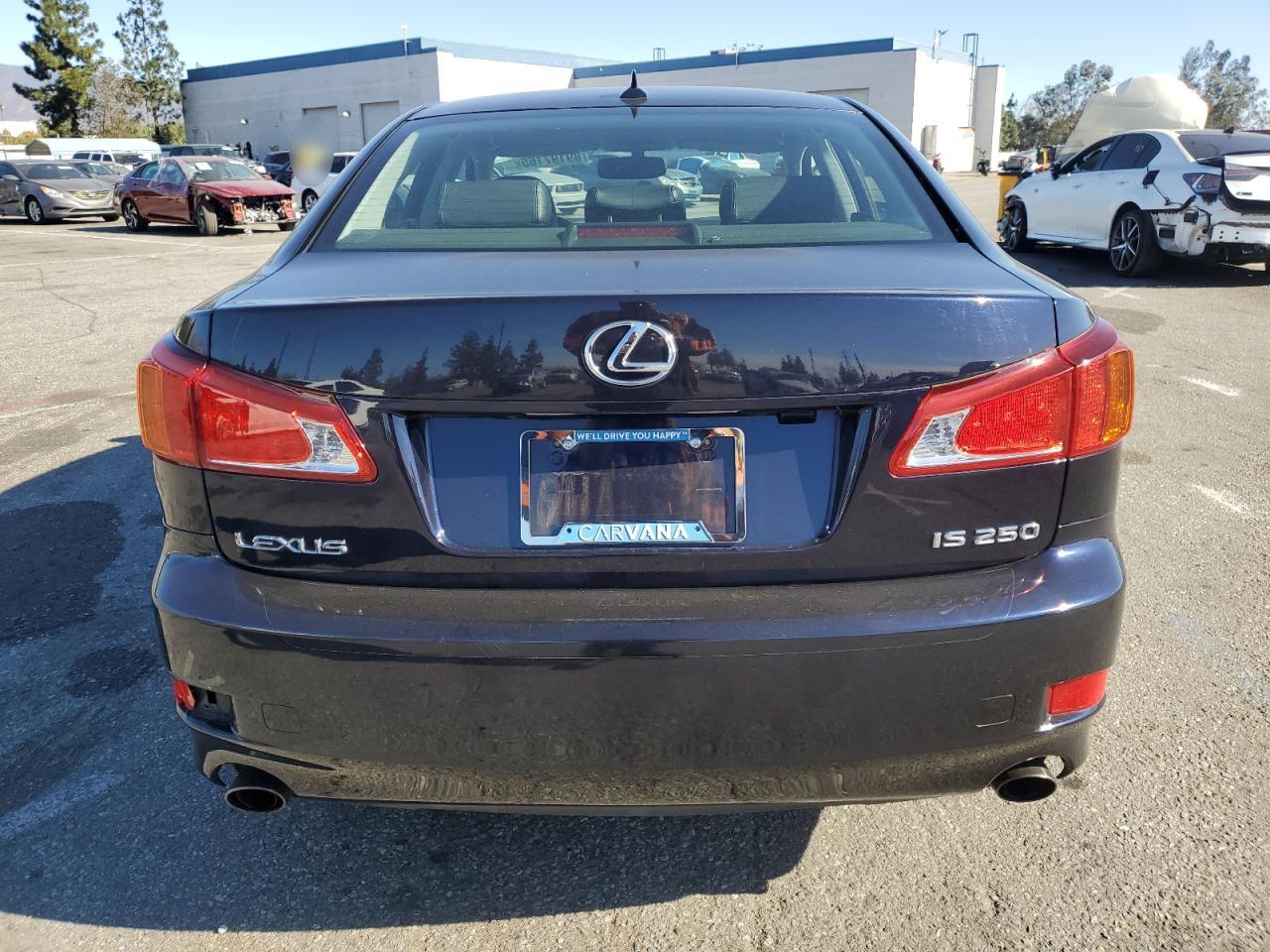 2010 Lexus IS - Image 6