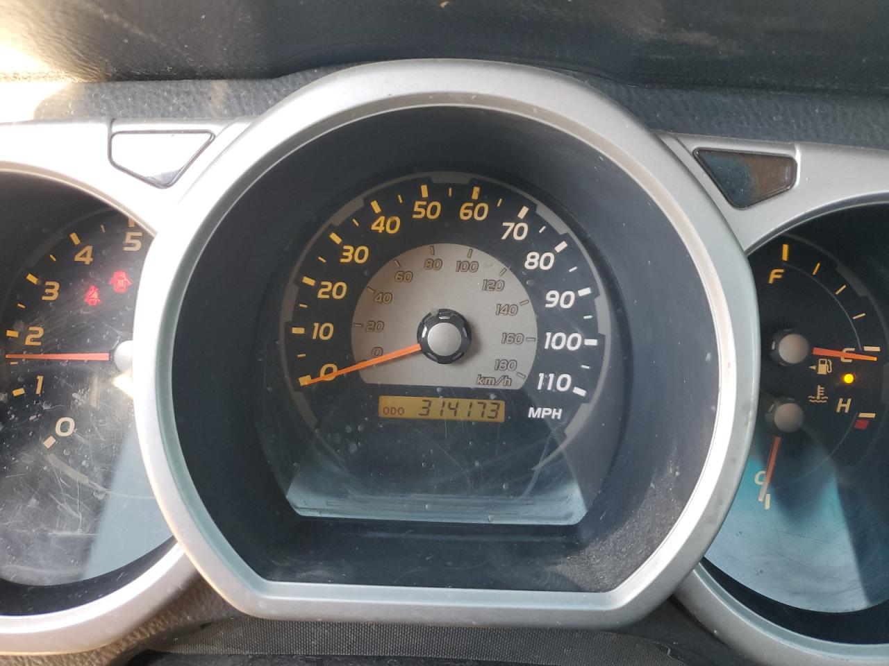 2003 Toyota 4Runner - Image 9