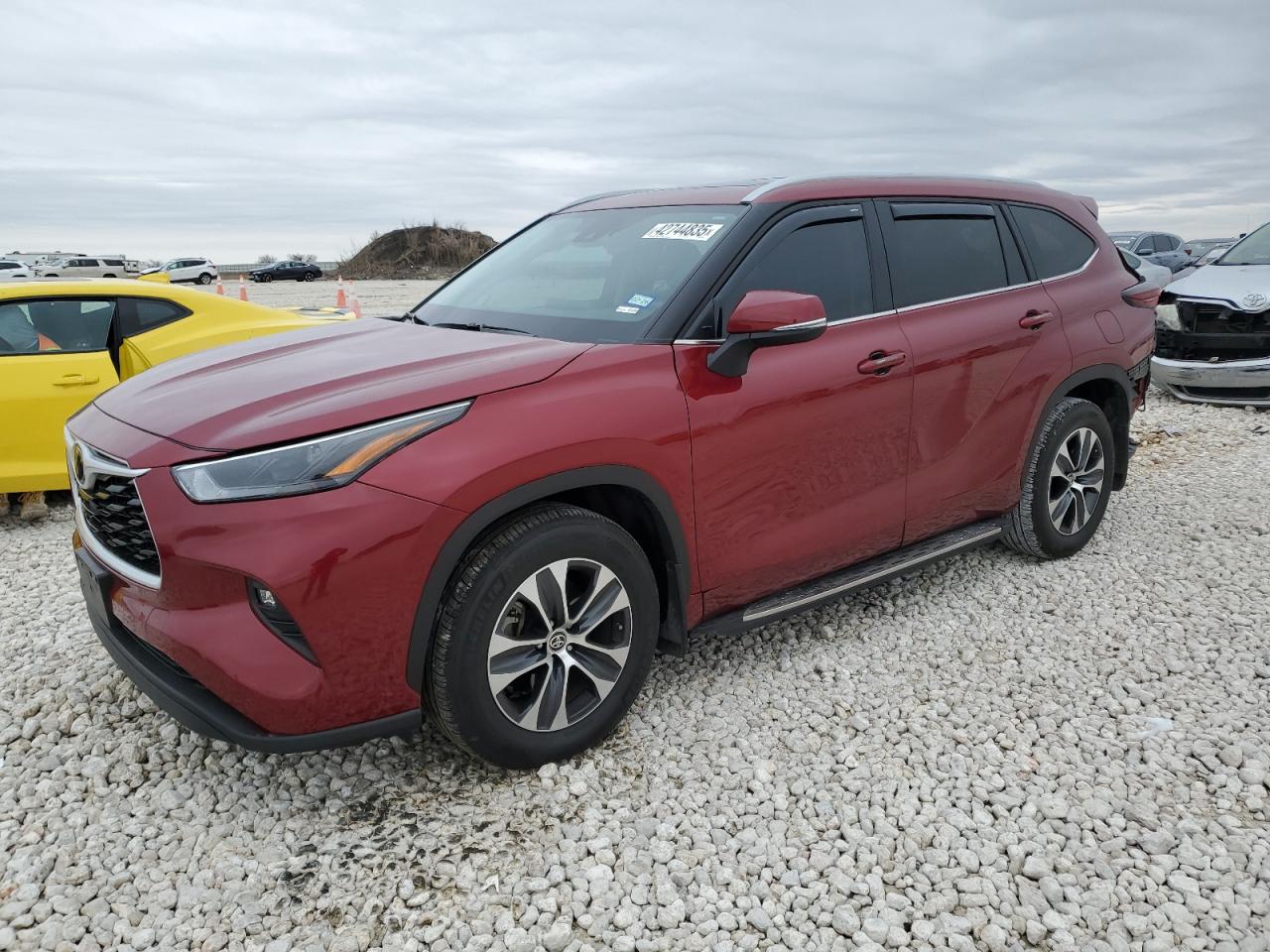 2024 Toyota Highlander - Image 1