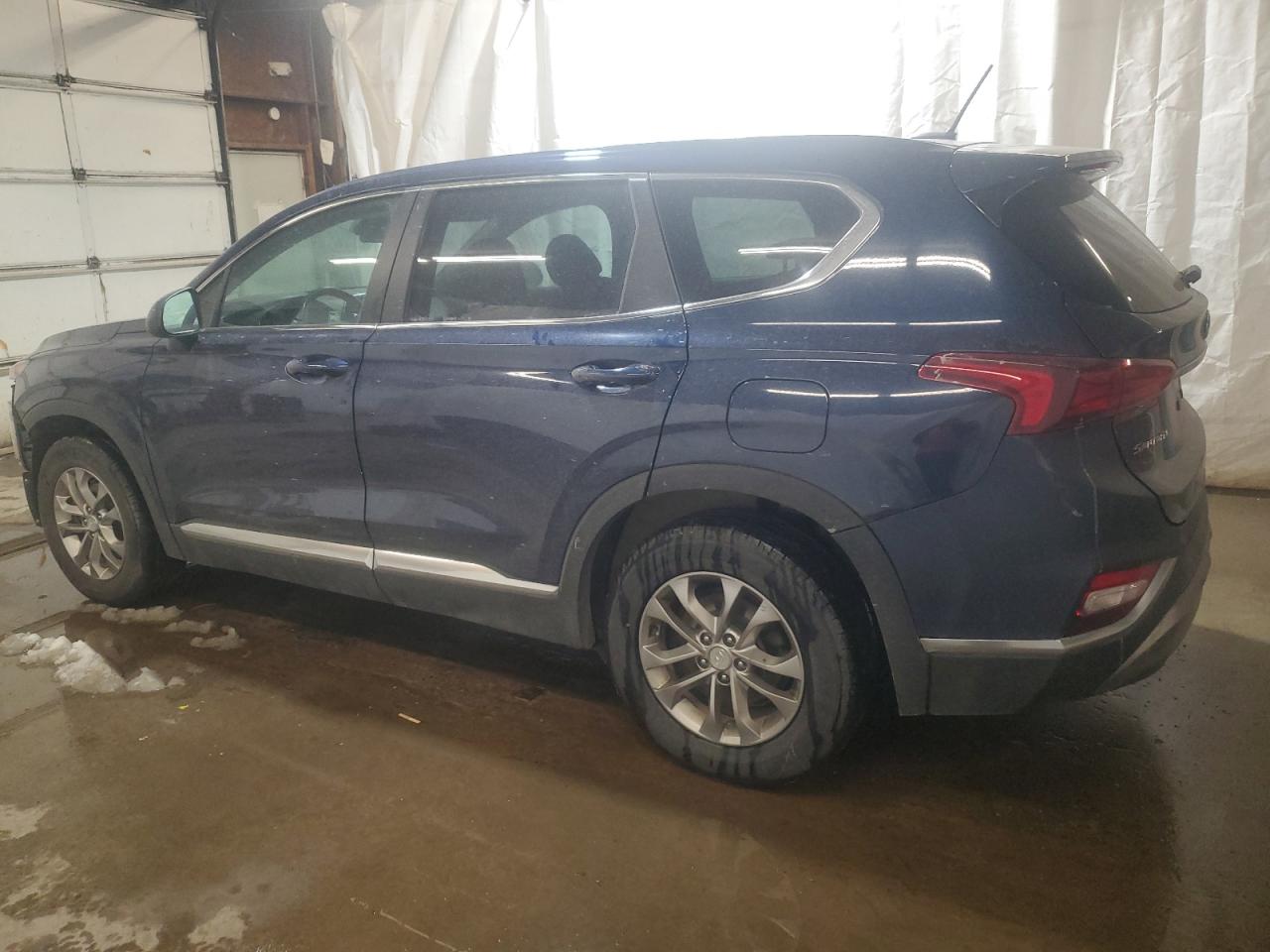 2019 Hyundai Santa Fe - Image 2