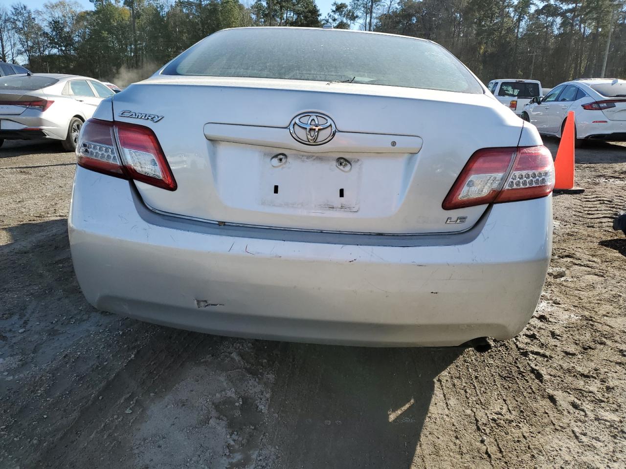 2010 Toyota Camry - Image 6