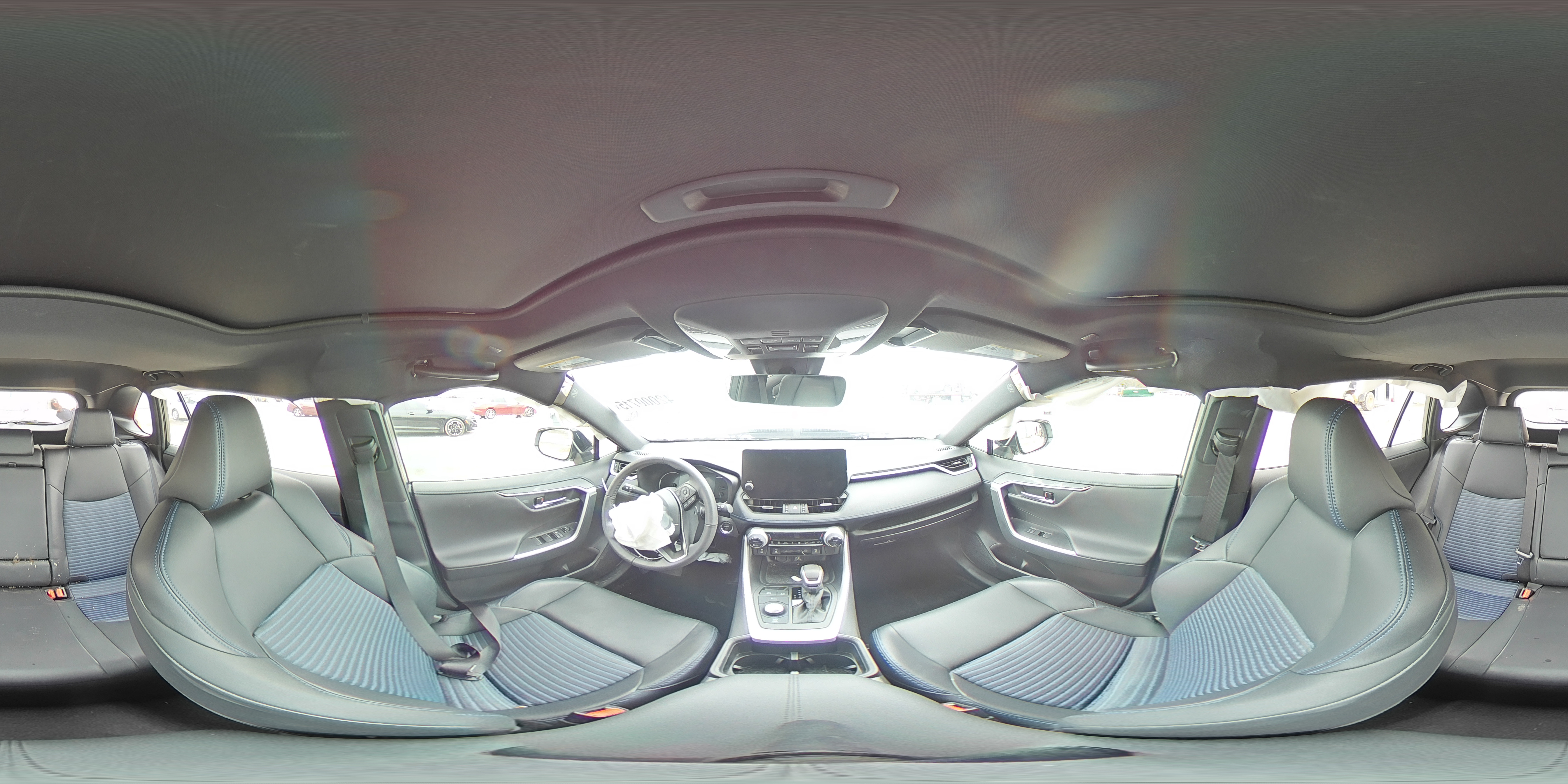 2024 Toyota RAV 4 - Image 13