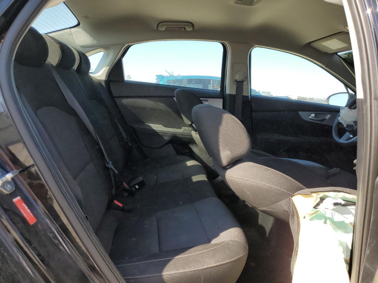 2024 Kia Forte - Image 10