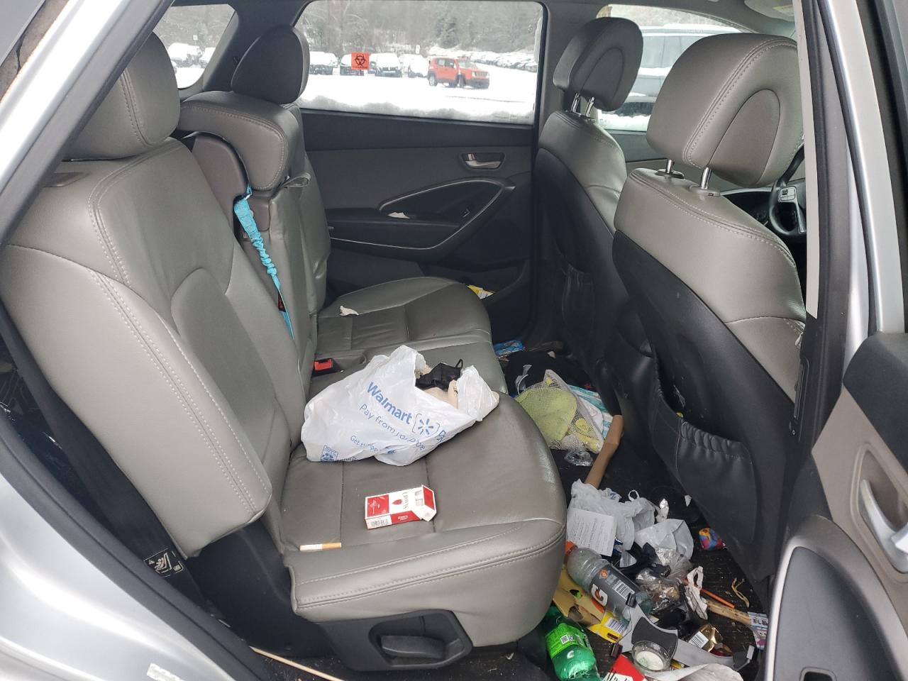 2015 Hyundai Santa Fe - Image 10