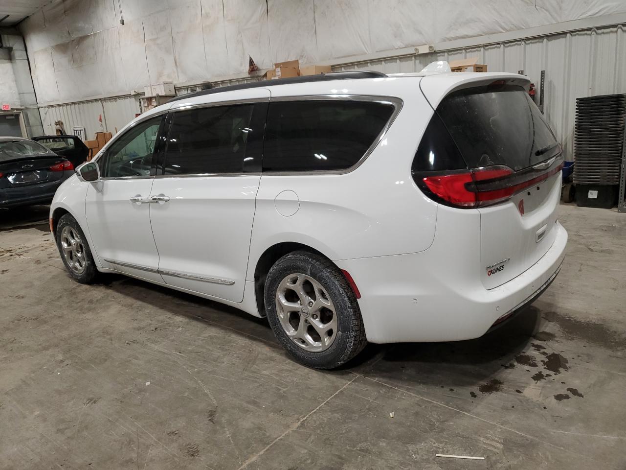 2022 Chrysler Pacifica - Image 2