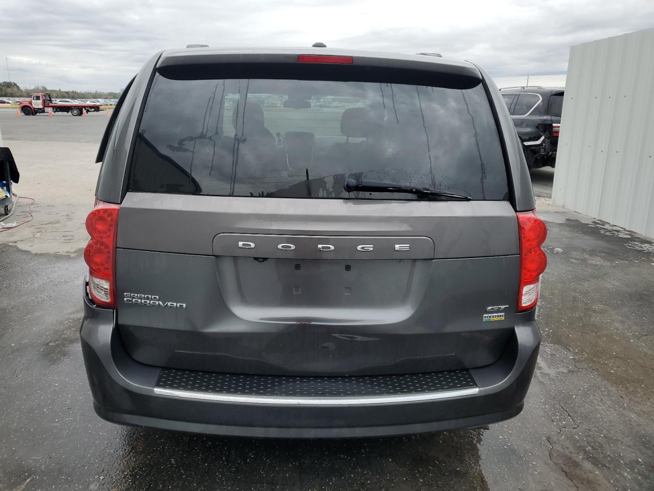 2018 Dodge Caravan - Image 6