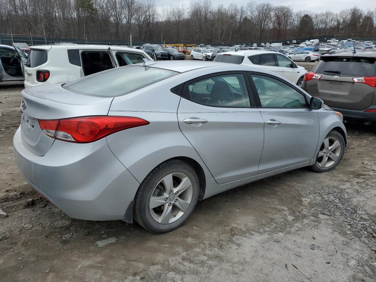 VIN 5NPDH4AE5DH307250 2013 HYUNDAI ELANTRA no.3