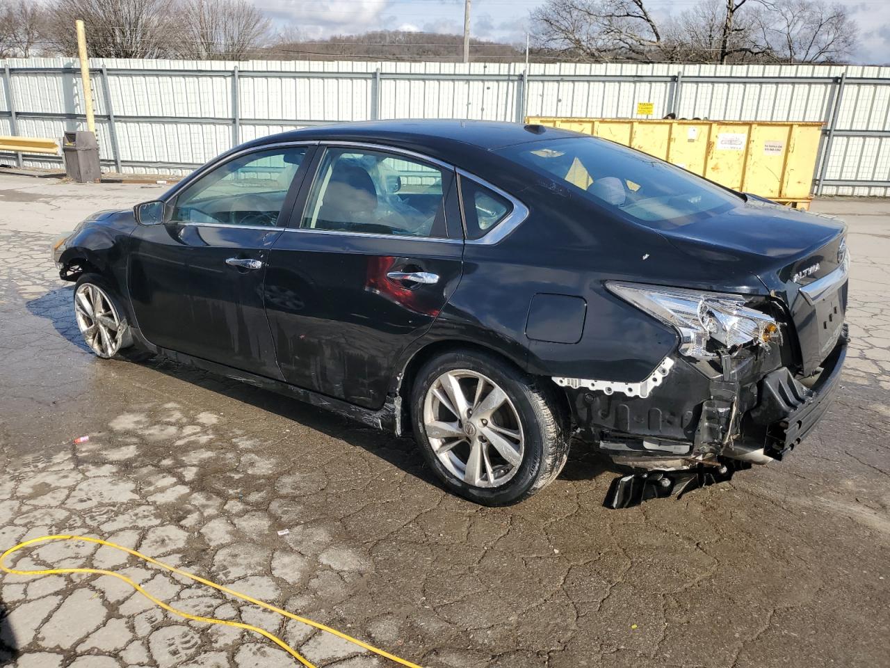 2015 Nissan Altima - Image 2
