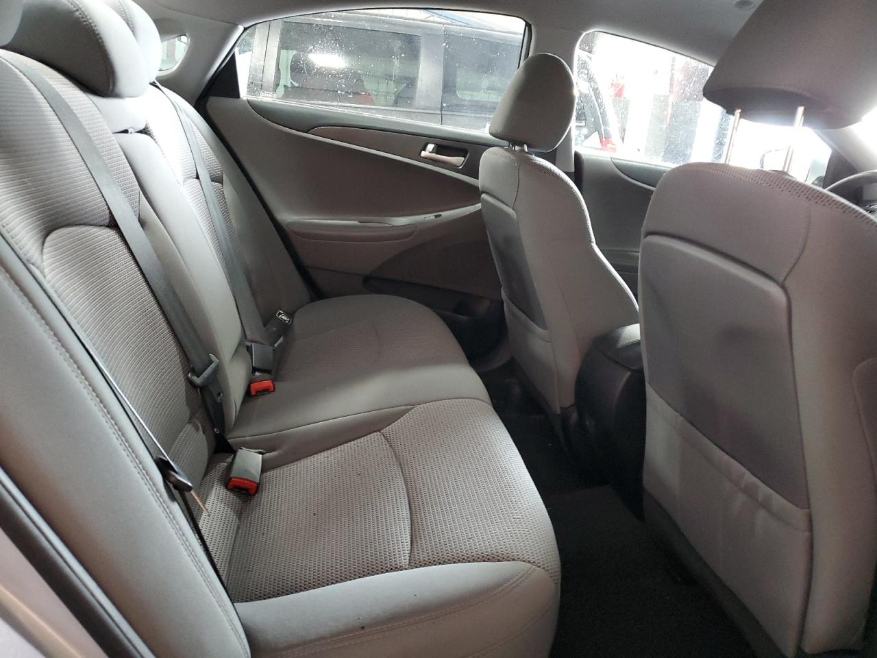 2013 Hyundai Sonata - Image 10