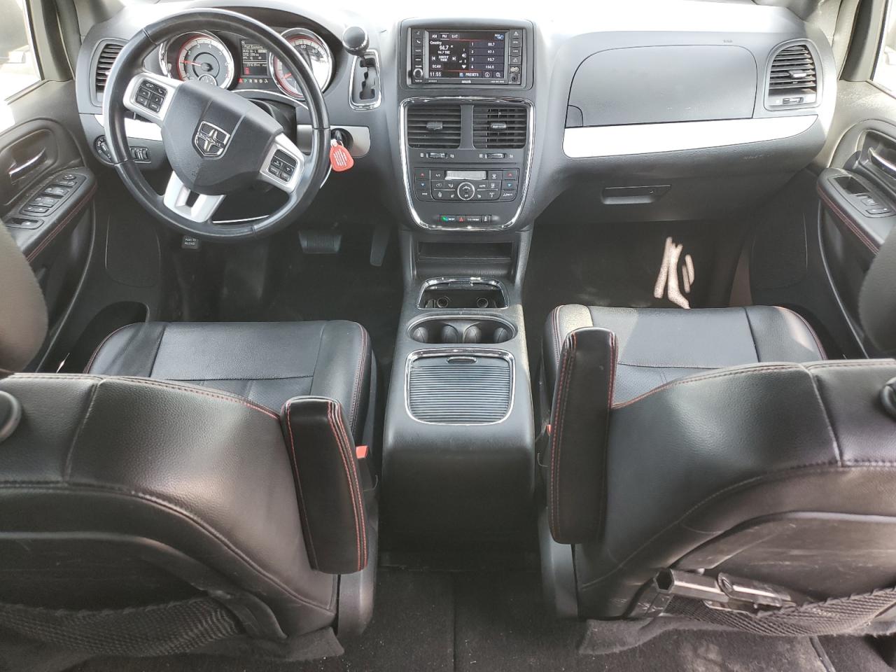 2019 Dodge Caravan - Image 8