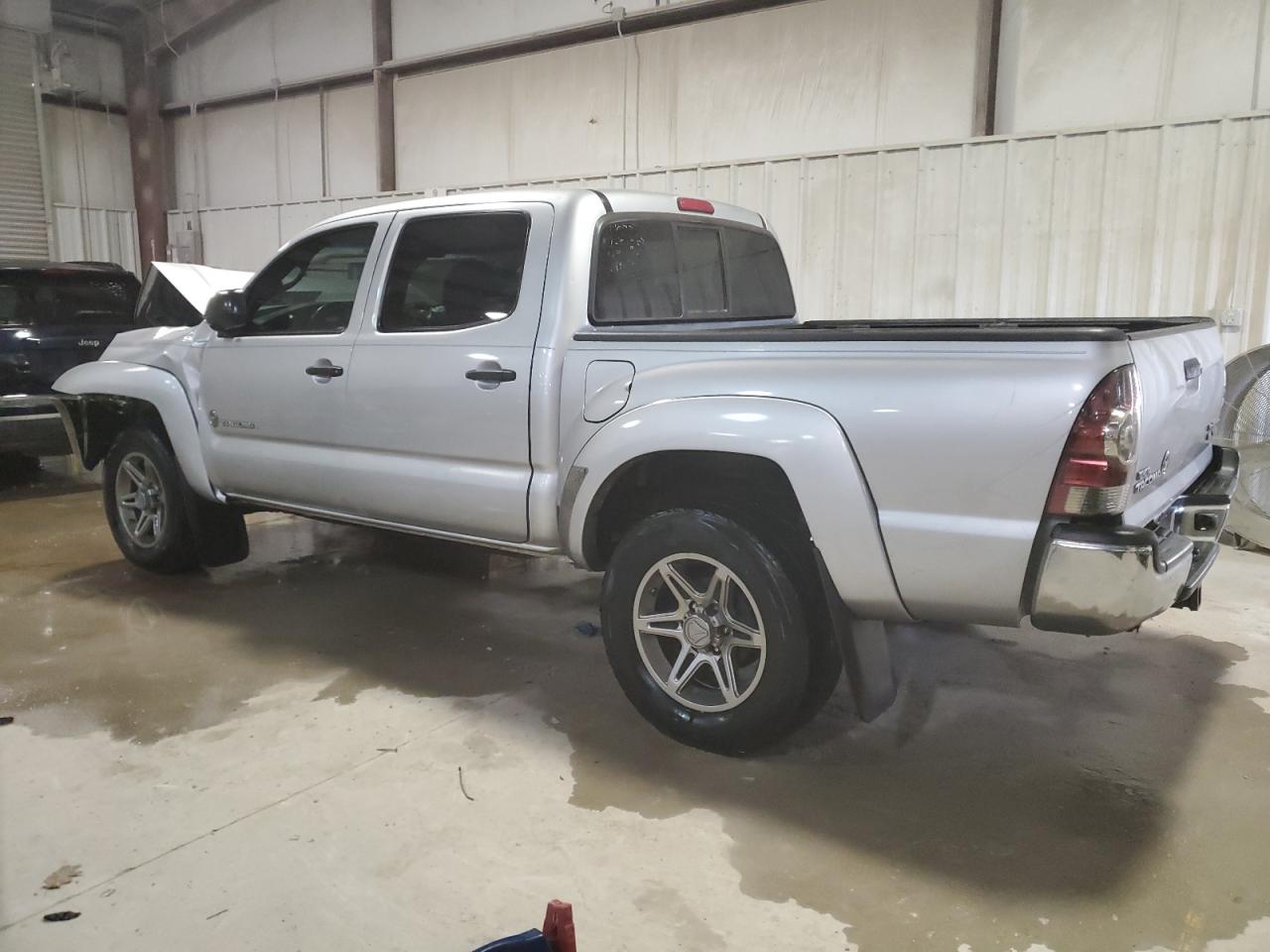 2013 Toyota Tacoma - Image 2