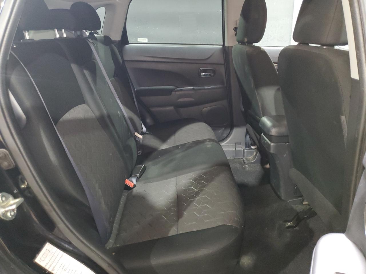 2021 Mitsubishi Outlander - Image 11