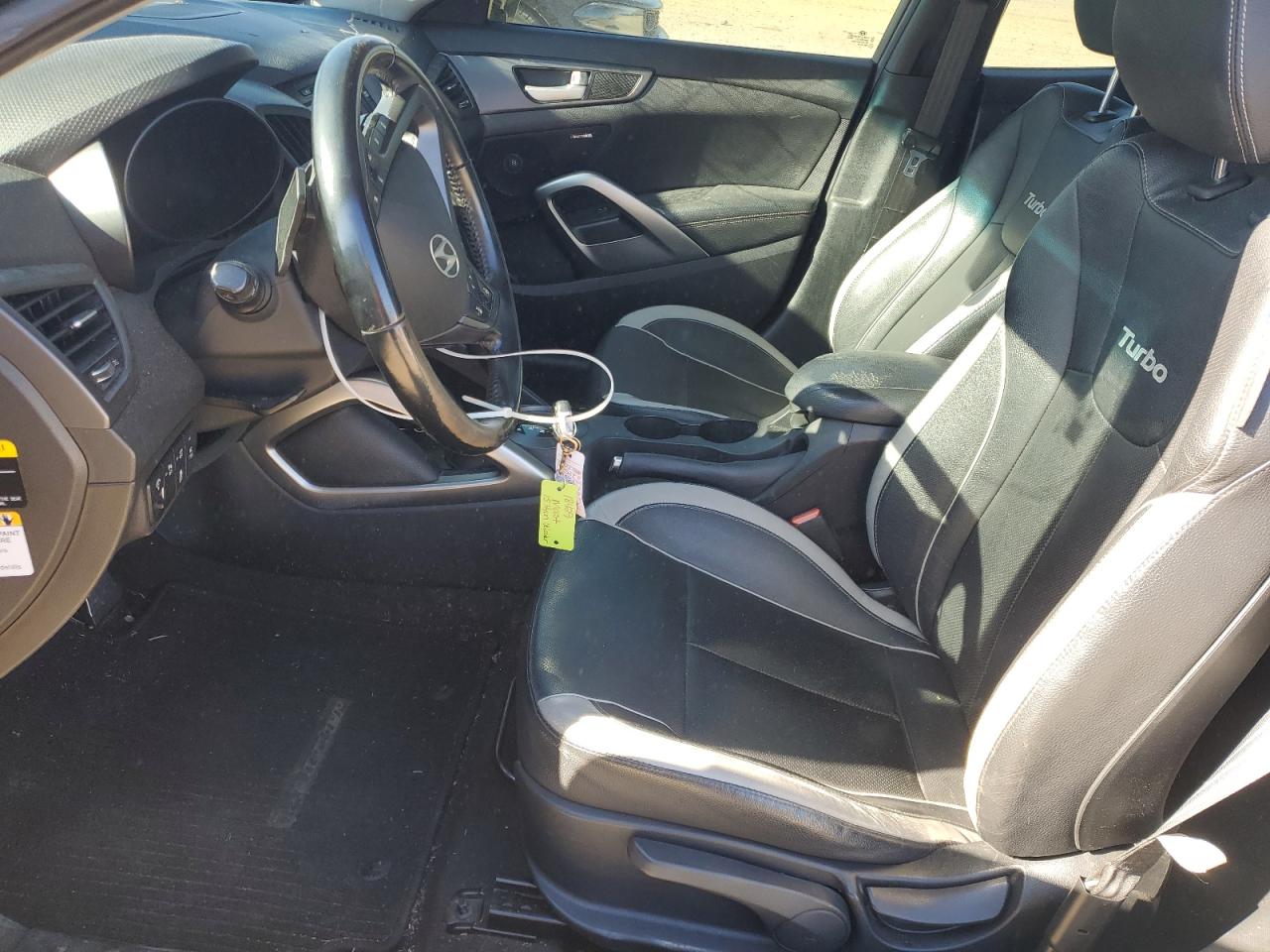2015 Hyundai Veloster - Image 7