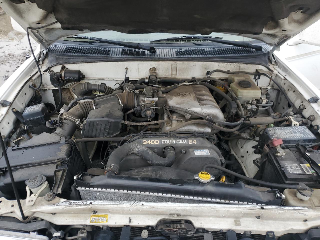 2002 Toyota 4Runner - Image 13