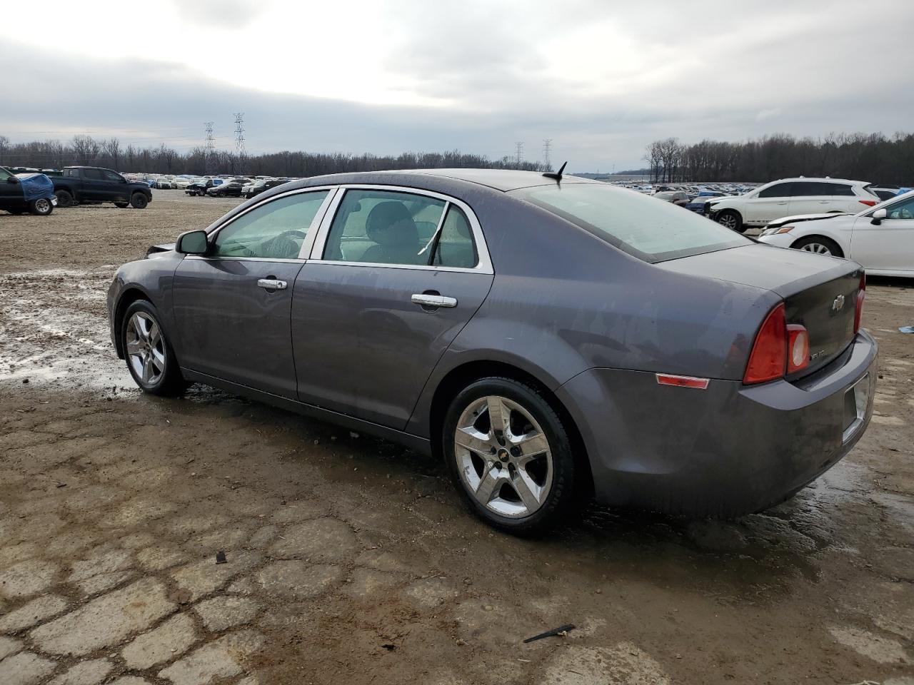 2010 Chevrolet Malibu - Image 2