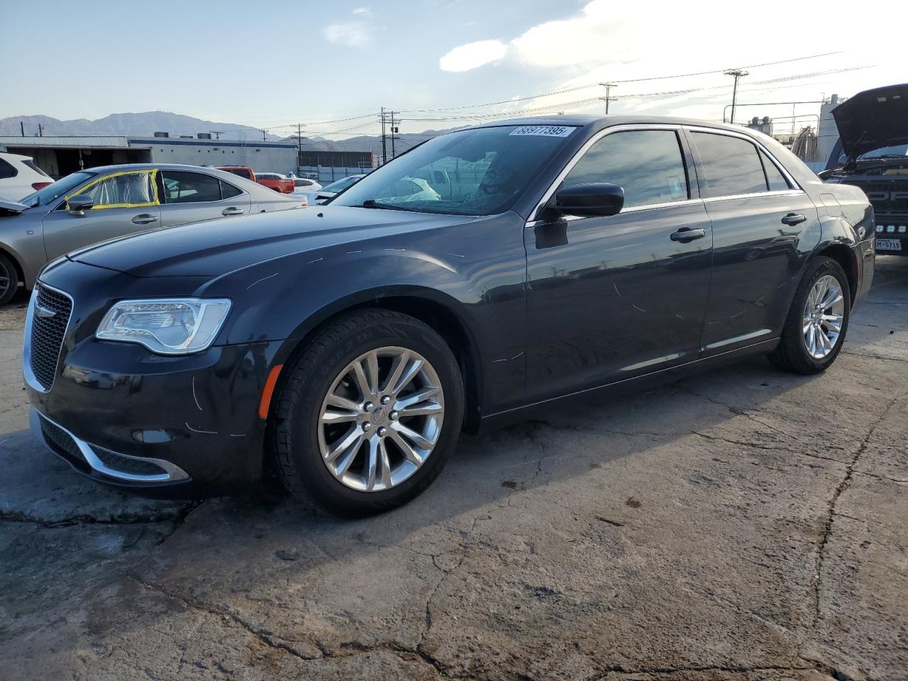 2017 Chrysler 300 Limited للبيع في Sun Valley، CA - Front End