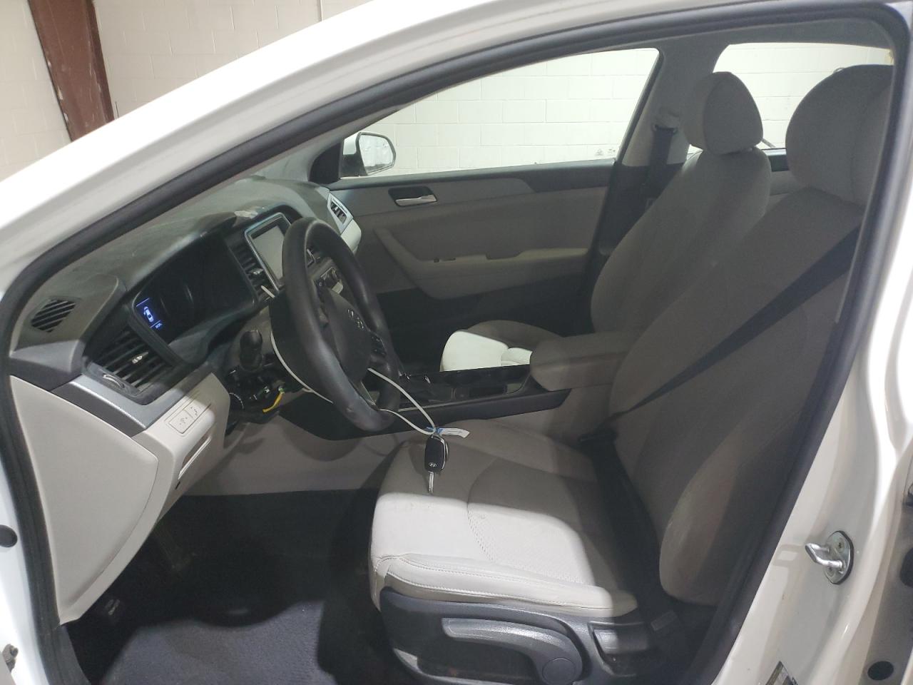 2018 Hyundai Sonata - Image 7
