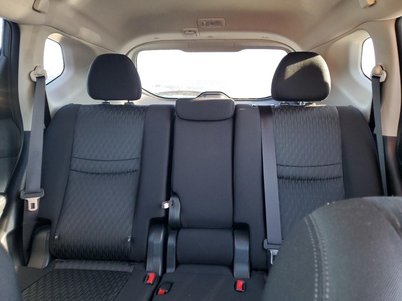 2020 Nissan Rogue - Image 10