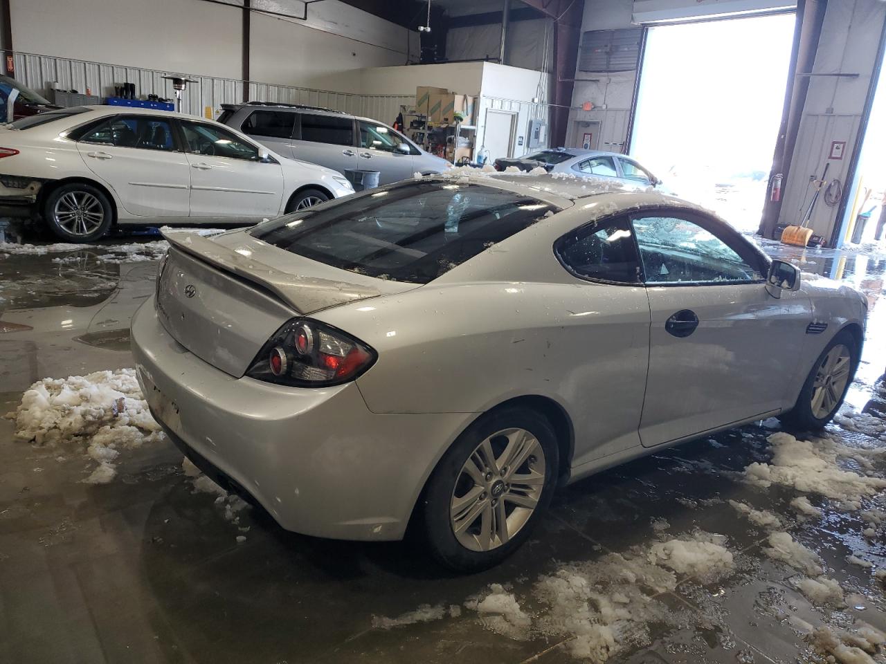 2008 Hyundai Tiburon - Image 3