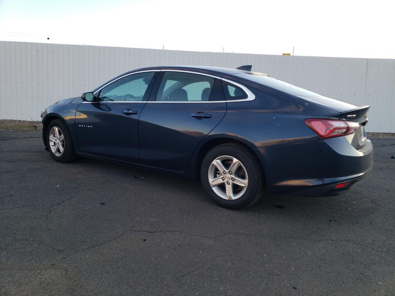 2022 Chevrolet Malibu - Image 2