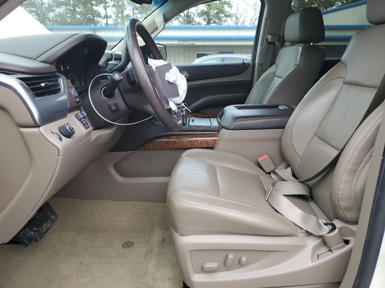 2015 Chevrolet Suburban - Image 7