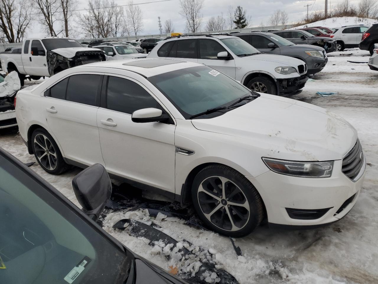 2015 Ford Taurus - Image 4